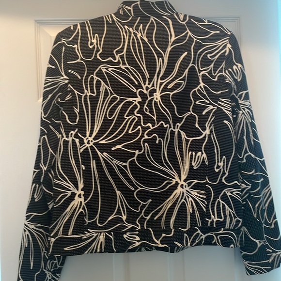 Rafael - woman’s navy/white floral jacket - Picture 2 of 10